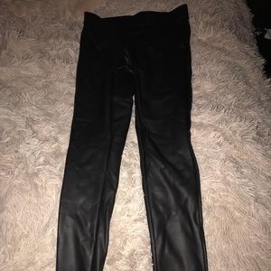 NWT Black Express “Leather” Leggings Sz XS